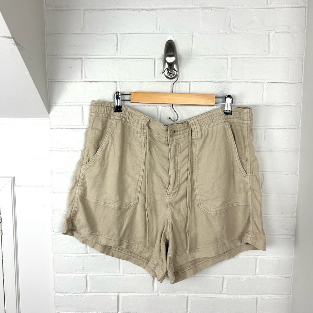 American Eagle Tan Relaxed Casual Shorts Size 18